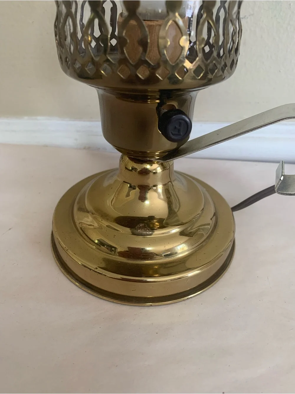 Vintage Electric Brass & Glass Hurricane Lamp Etched Grape Vine Shade table lamp
